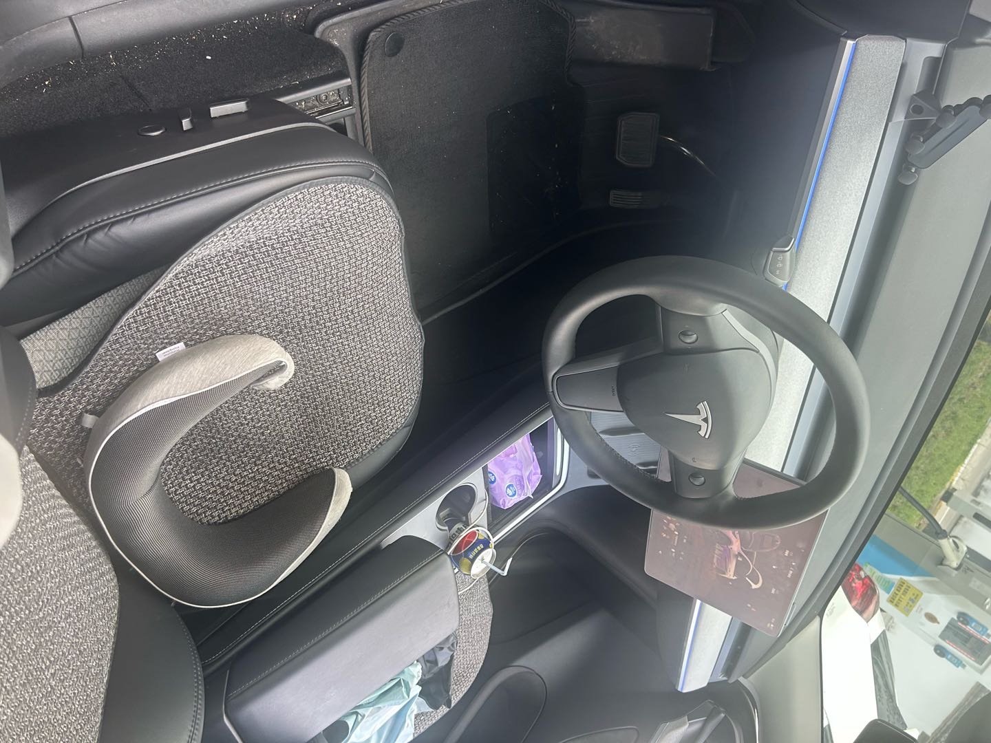 Tesla Model Y 2024 immagine di auto #6