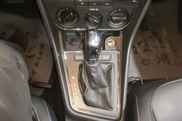 Volkswagen Lavida 2015 car image #14