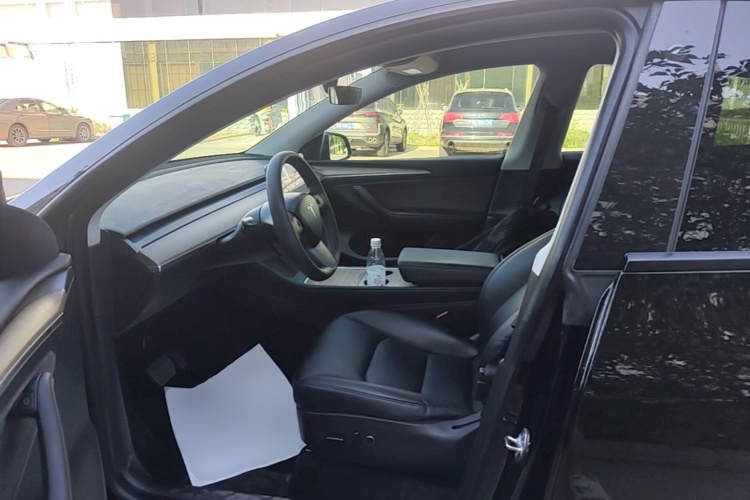 Tesla Model Y 2021 #15 Tesla Model Y 2021 immagine di auto #15