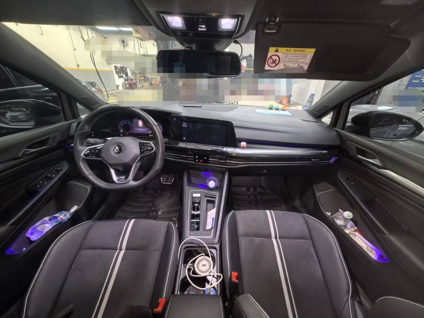 Volkswagen Golf 2021 car image #3