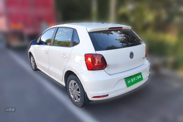 Volkswagen Polo 2015 car image #5