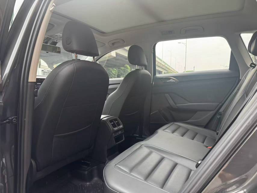 Volkswagen Tharu 2021 car image #4