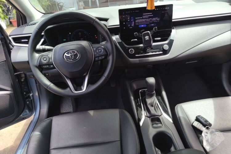 Toyota Corolla 2025 car image #17