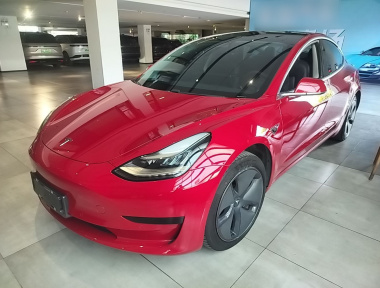 Tesla Model 3 2020 immagine di auto 