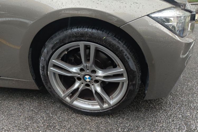 BMW 3 Series 2019 #6 BMW 3 Series 2019 car image #6