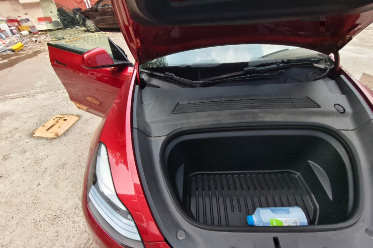 Tesla Model Y 2024 car image #22