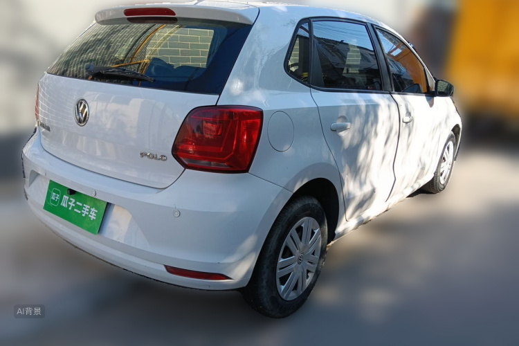 Volkswagen Polo 2015 car image #7