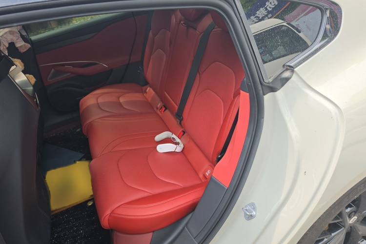 MI SU7 2024 car image #14