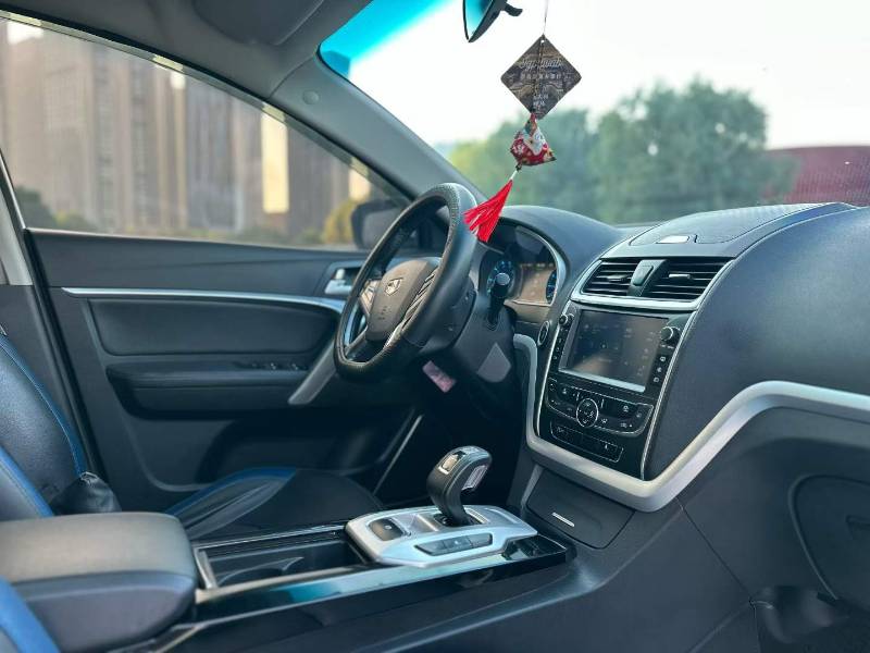 GEELY Emgrand New Energy 2018 #7 GEELY Emgrand New Energy 2018 image de voiture #7
