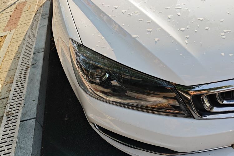 GEELY Emgrand 2018 car image #8