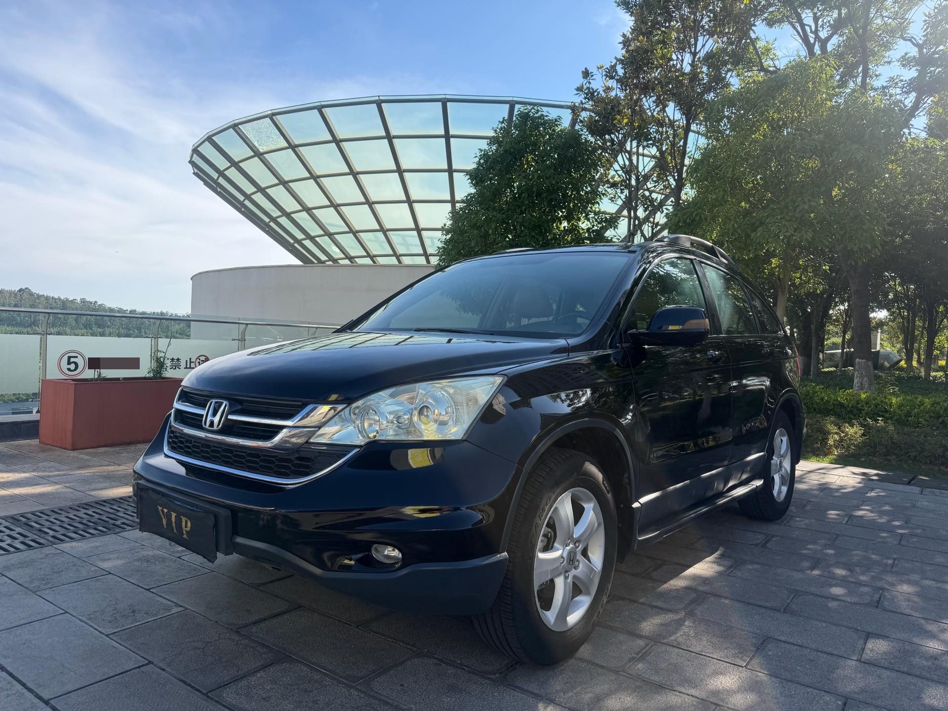 2010 car image 