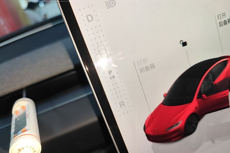 Tesla Model 3 2024 car image #18