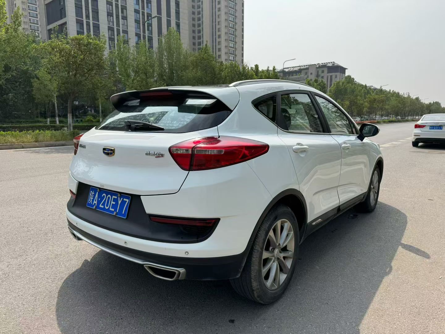 GEELY Emgrand GS 2017 immagine di auto #9