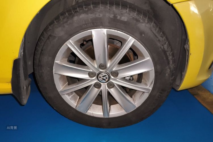 Volkswagen Polo 2015 car image #9
