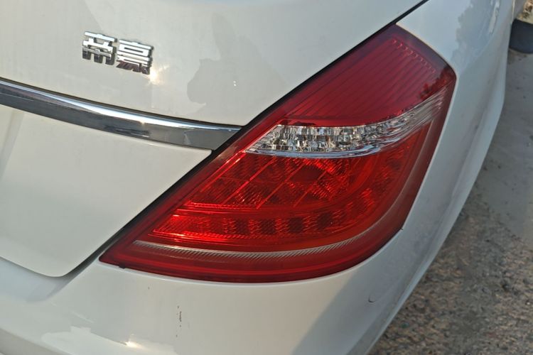 GEELY Emgrand 2016 car image #8