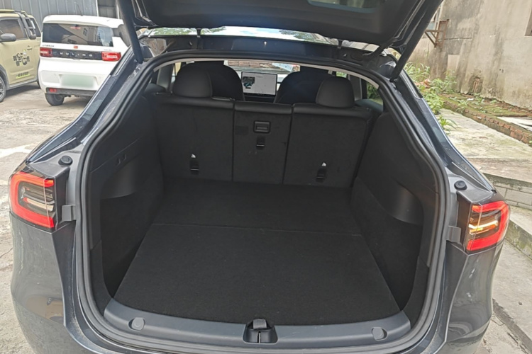 Tesla Model Y 2021 #19 Tesla Model Y 2021 car image #19
