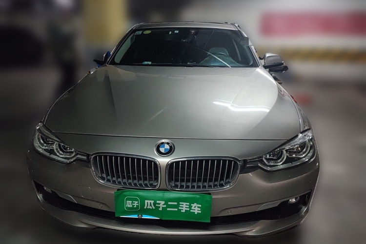 BMW 3 Series 2018 car image #3