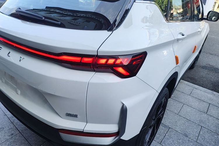 GEELY Coolray 2025 изображение автомобиля #8