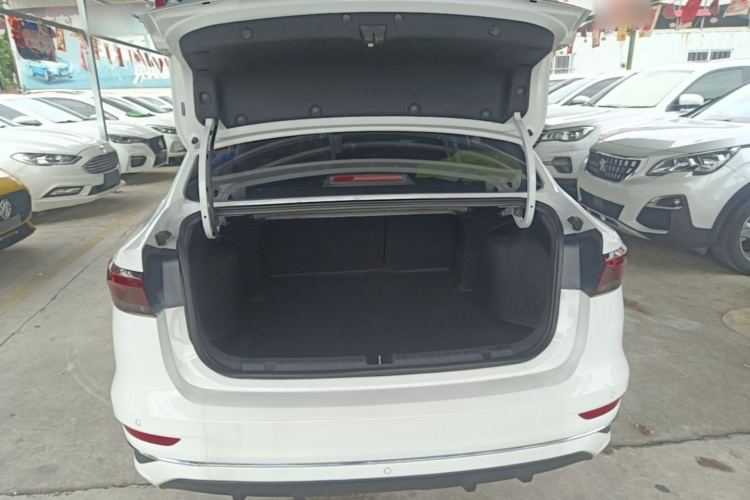 GEELY Emgrand 2025 car image #19