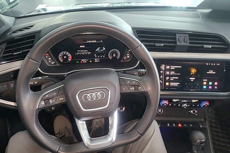 Audi Q3 2024 #11 Audi Q3 2024 car image #11