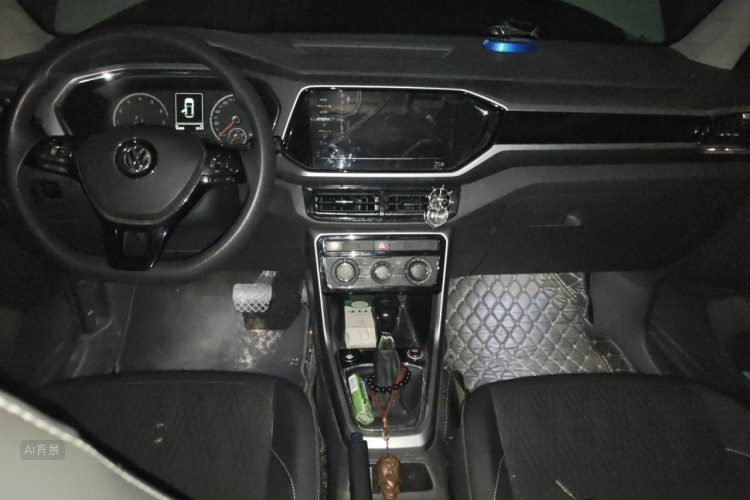 Volkswagen T-Cross 2020 #11 Volkswagen T-Cross 2020 car image #11