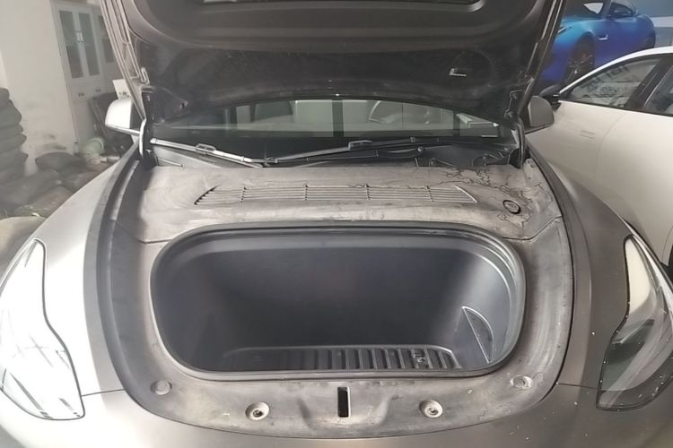 Tesla Model Y 2023 #20 Tesla Model Y 2023 car image #20