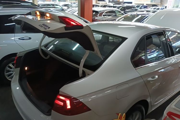 Volkswagen Bora 2017 immagine di auto #7