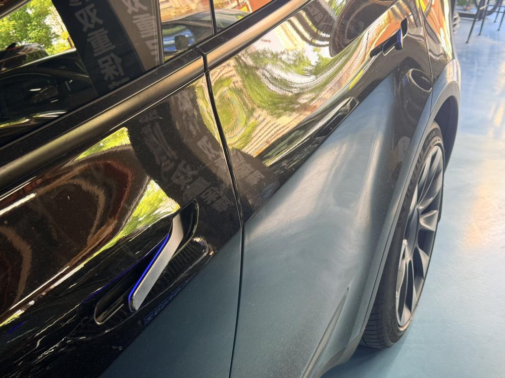 Tesla Model Y 2023 #8 Tesla Model Y 2023 car image #8