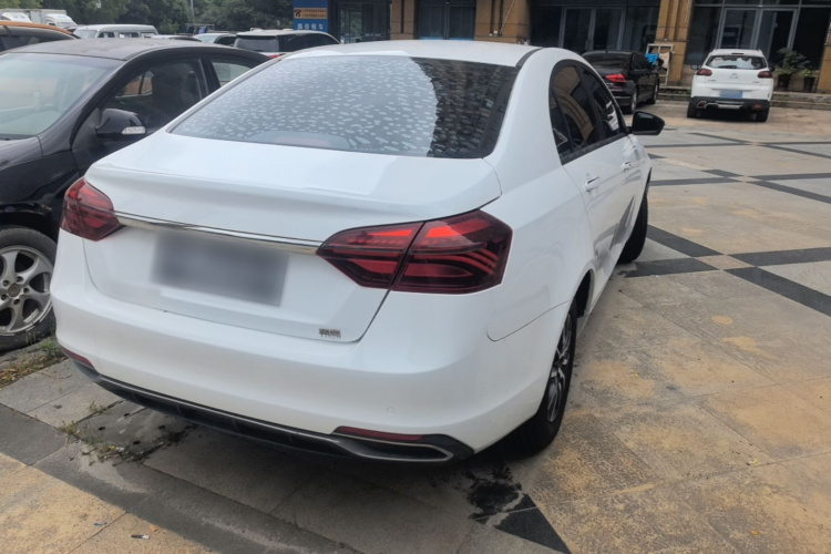 GEELY Emgrand 2019 car image #7