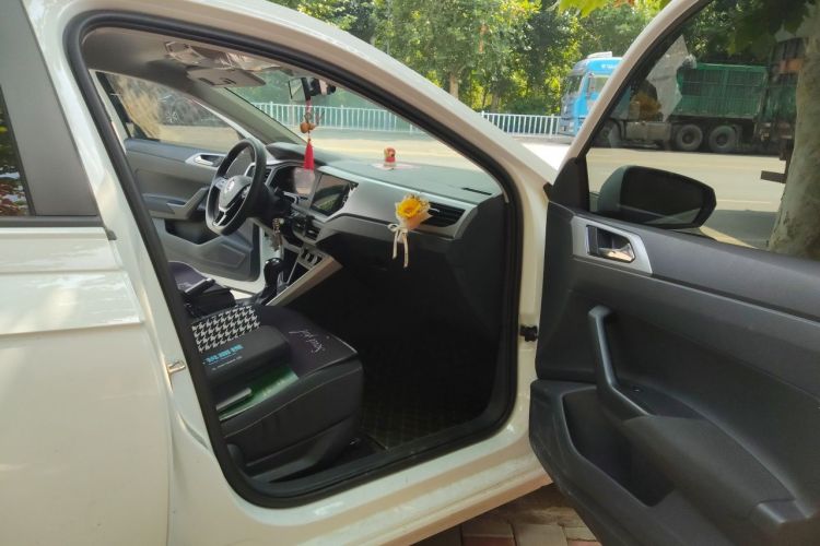 Volkswagen Polo 2023 car image #23
