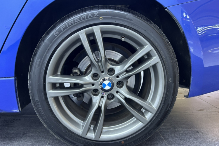 BMW 3 Series 2018 #3 BMW 3 Series 2018 car image #3