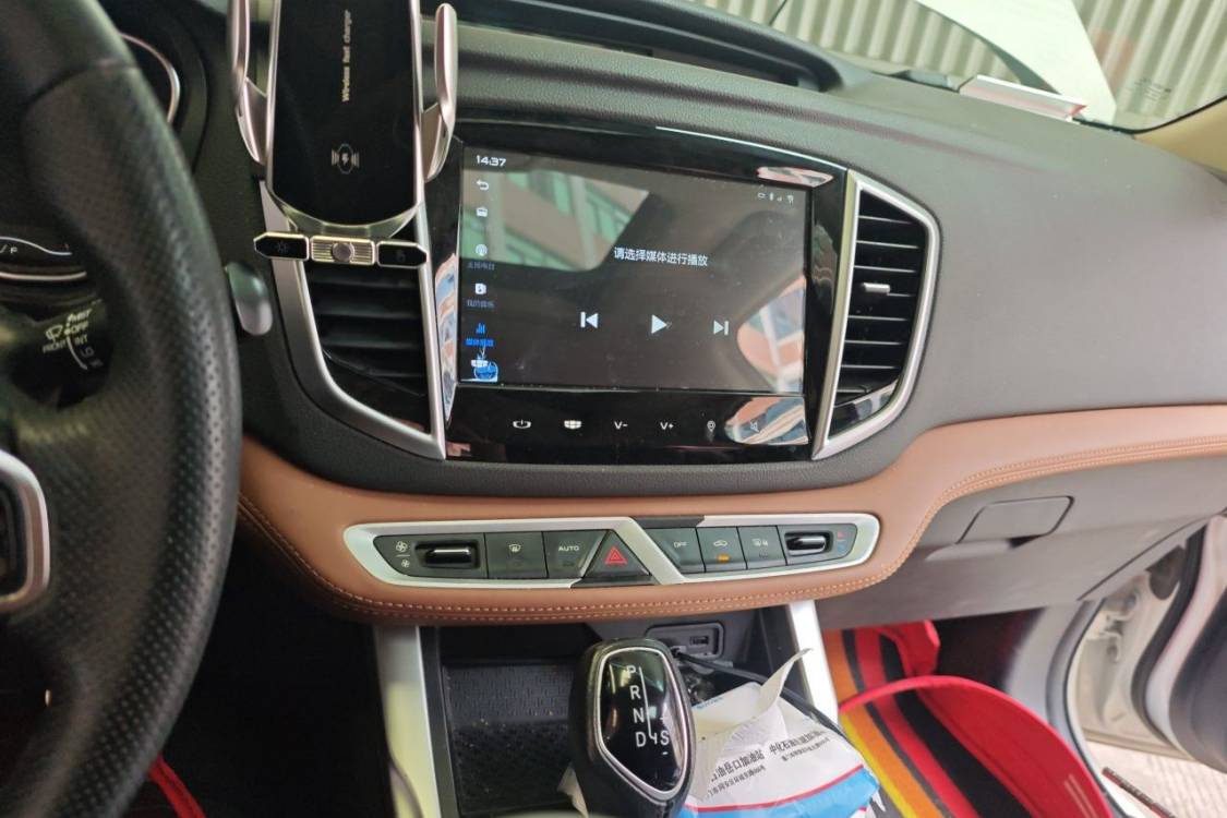 GEELY Vision X6 2019 car image #28