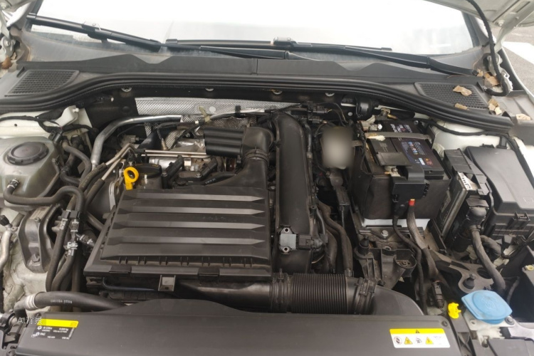 Volkswagen Golf 2021 car image #22