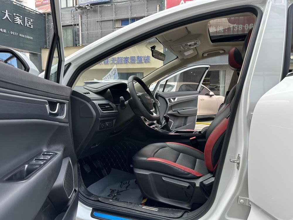 GEELY Emgrand GS 2021 car image #8