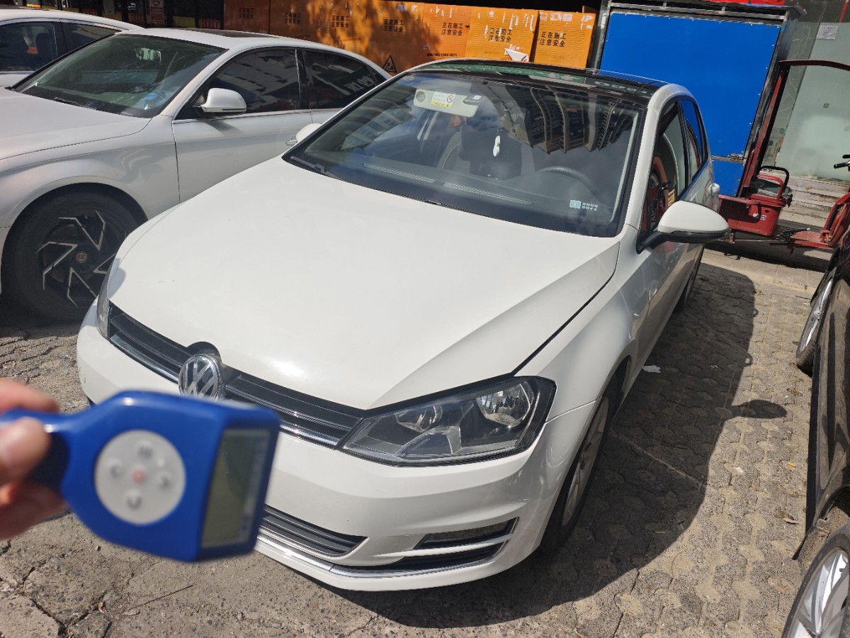 Volkswagen Golf 2015 Volkswagen Golf 2015 car image