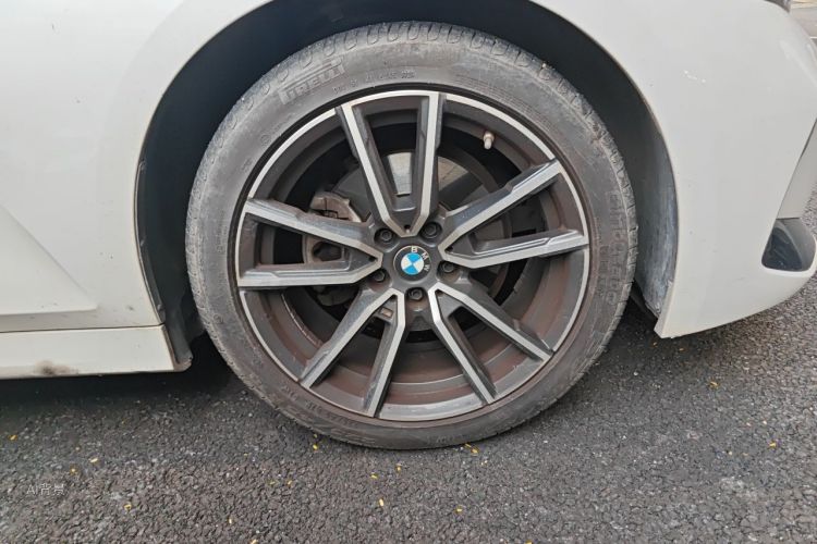 BMW 3 Series 2022 car image #9