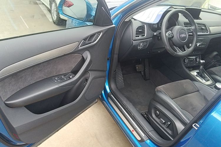 Audi Q3 2019 #16 Audi Q3 2019 car image #16