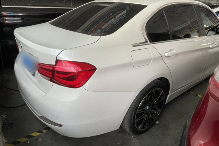 BMW 3 Series 2017 car image #8