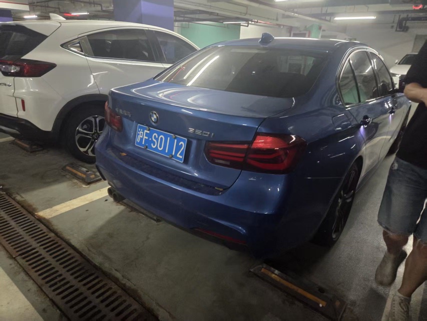 BMW 3 Series 2019 car image #2