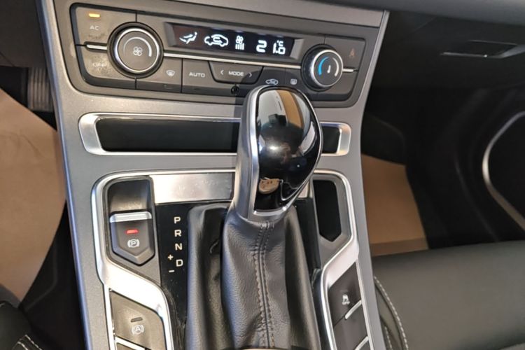 GEELY Emgrand 2020 #14 GEELY Emgrand 2020 car image #14