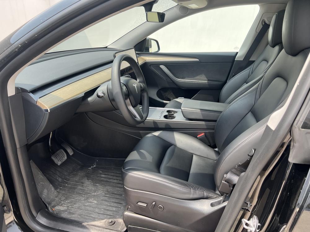 Tesla Model Y 2023 car image #15
