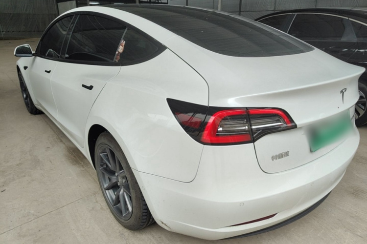 Tesla Model 3 2021 صورة سيارة #5