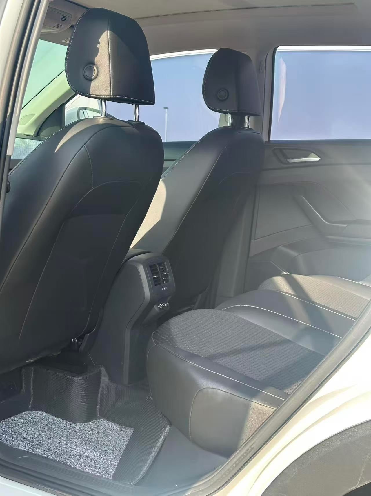 Volkswagen Tacqua 2023 immagine di auto #4
