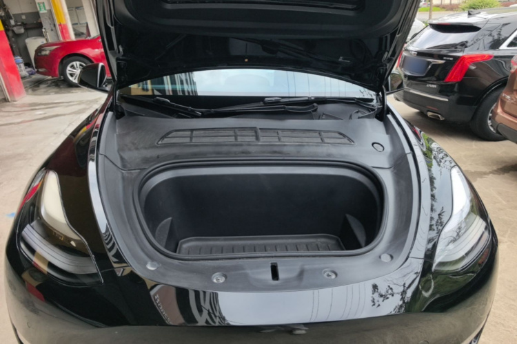 Tesla Model Y 2021 car image #20