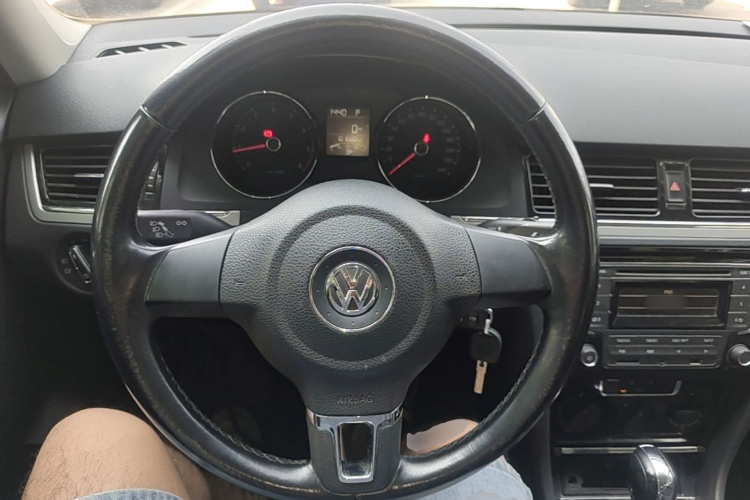 Volkswagen Bora 2016 car image #11