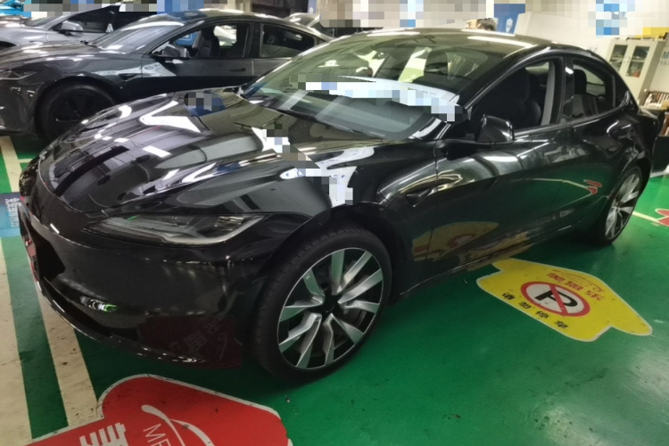Tesla Model 3 2026 immagine di auto #2