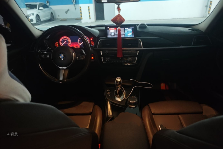 BMW 3 Series 2018 immagine di auto #11