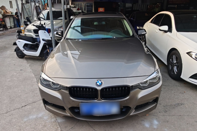 BMW 3 Series 2018 car image #3