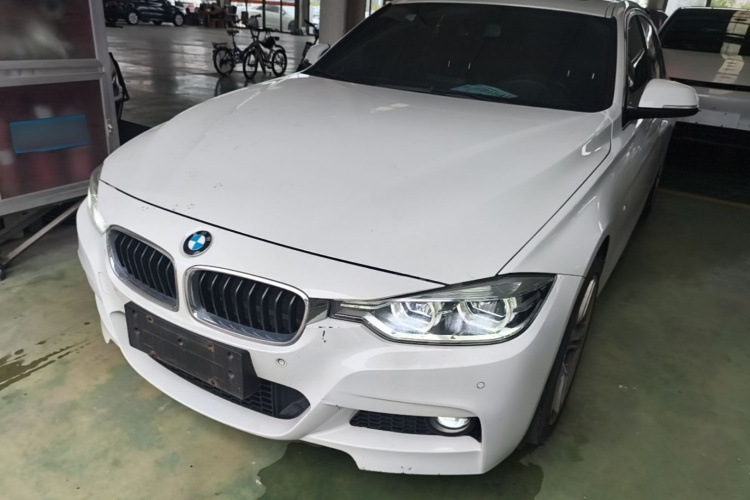 BMW 3 Series 2018 car image #2