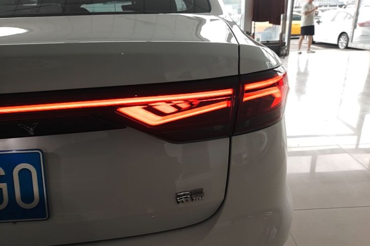 GEELY Emgrand 2026 car image #8